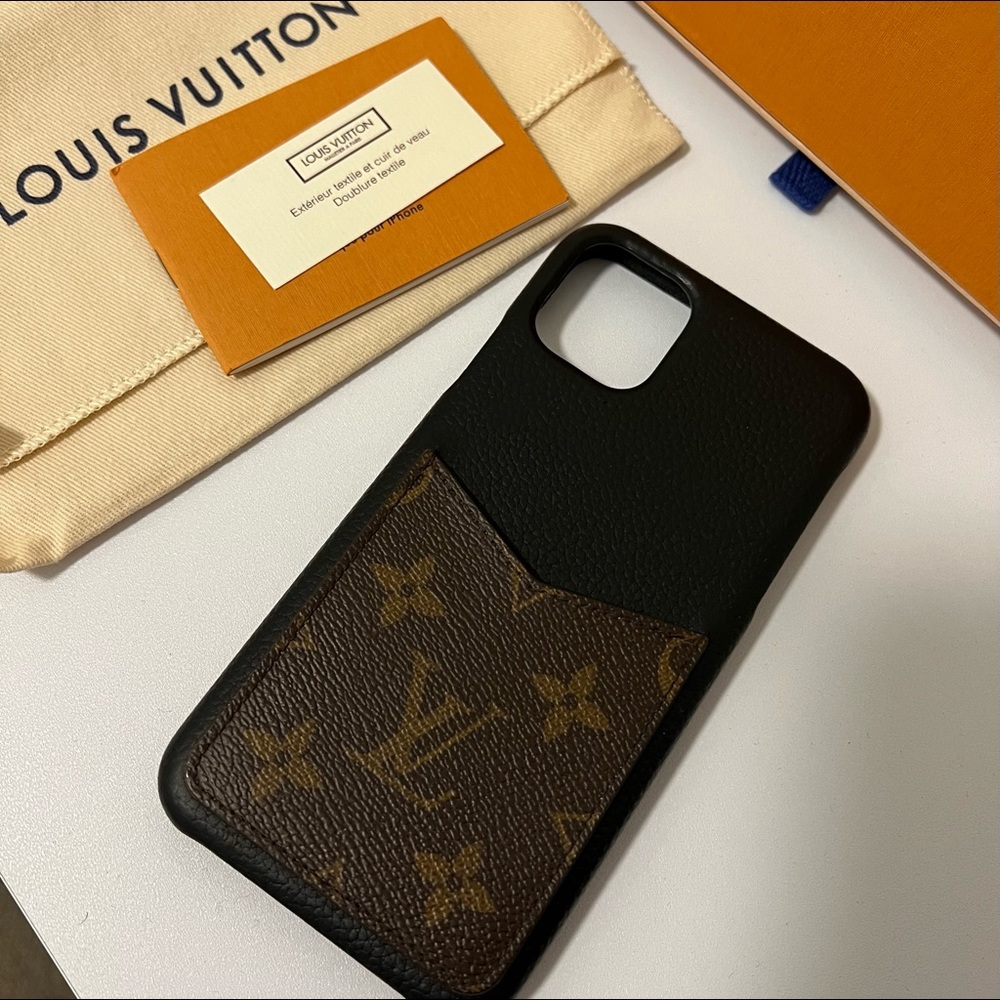Louis Vuitton Apple 11 Pro Max phone case with card holder